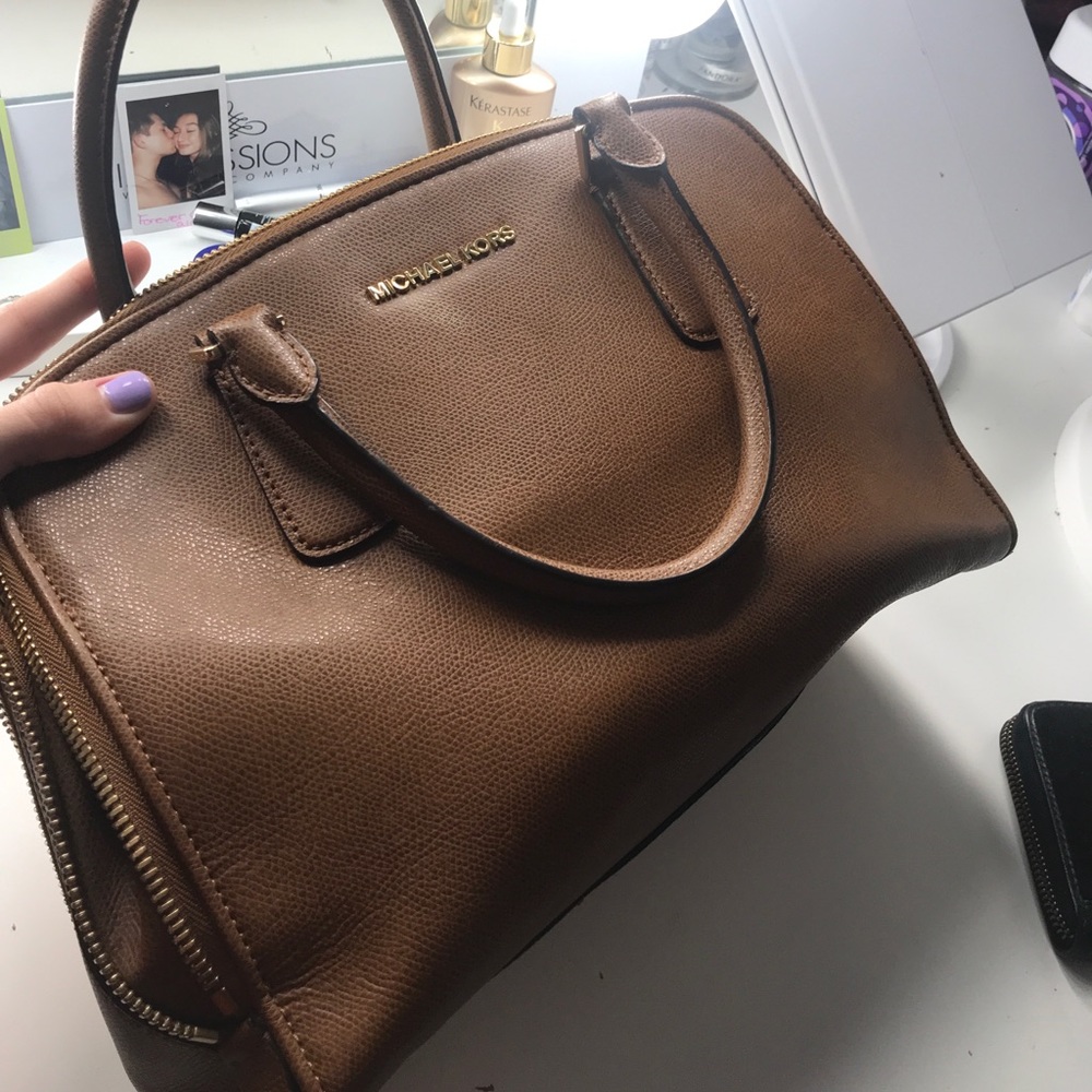 tan/brown MK purse